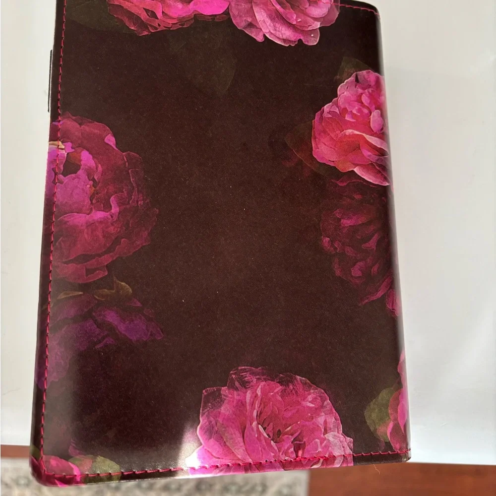 Floral day planner with Gold Script